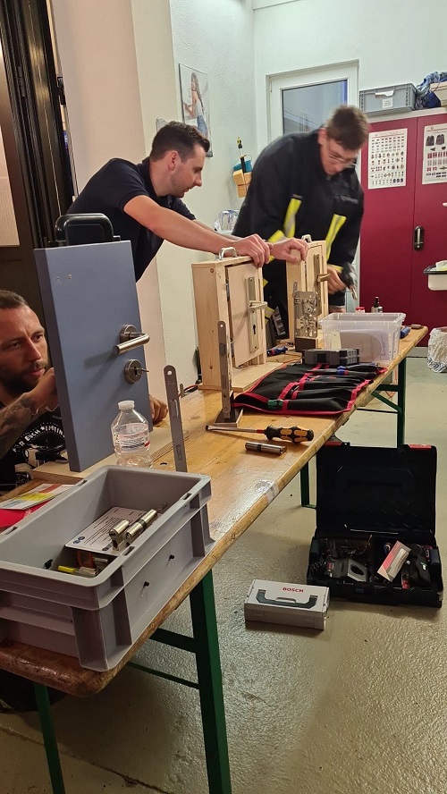 Dienst Türnotöffnung