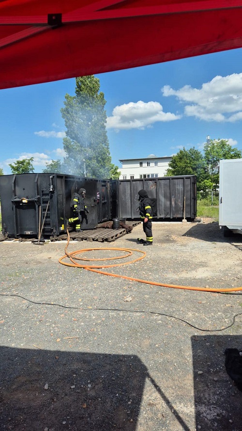 Foto: Ausbildung Brandcontainer