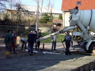 Foto: Giessen der Bodenplatte